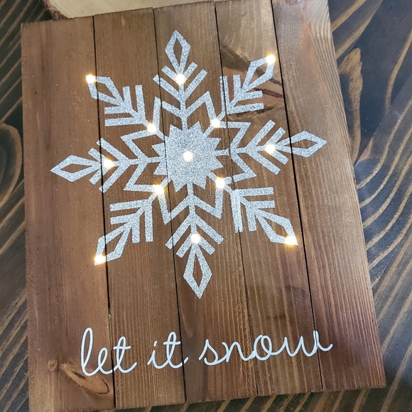 Other - *NEW* 🎄 "Let It Snow" Light Up Wooden Wall Decor